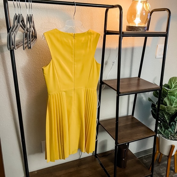 Gianni Bini Pleated Yellow Dress, Size 4 - Picture 2 of 3